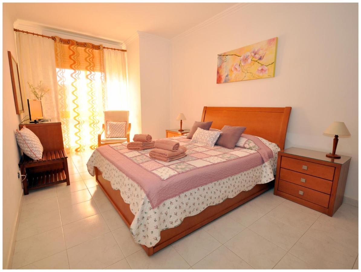 Apartamentos Capitolina Quarteira Eksteriør billede